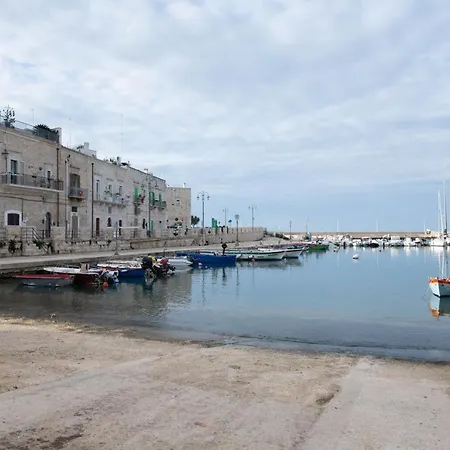 Apartment Sea Front Historic House In The Heart Of Old Town, Inside Torrione Aragonese