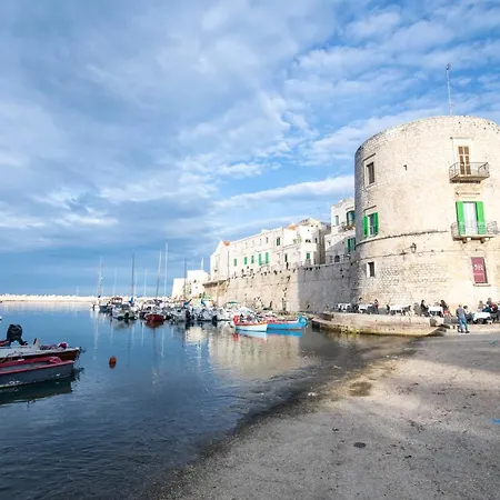 Sea Front Historic House In The Heart Of Old Town, Inside Torrione Aragonese Apartment Giovinazzo